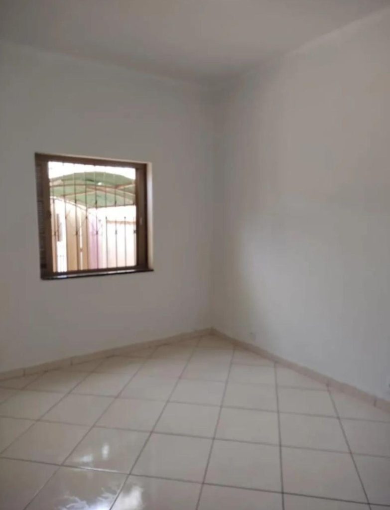 CASA À VENDA NA ÁREA NOBRE DO BAIRRO IPIRANGA