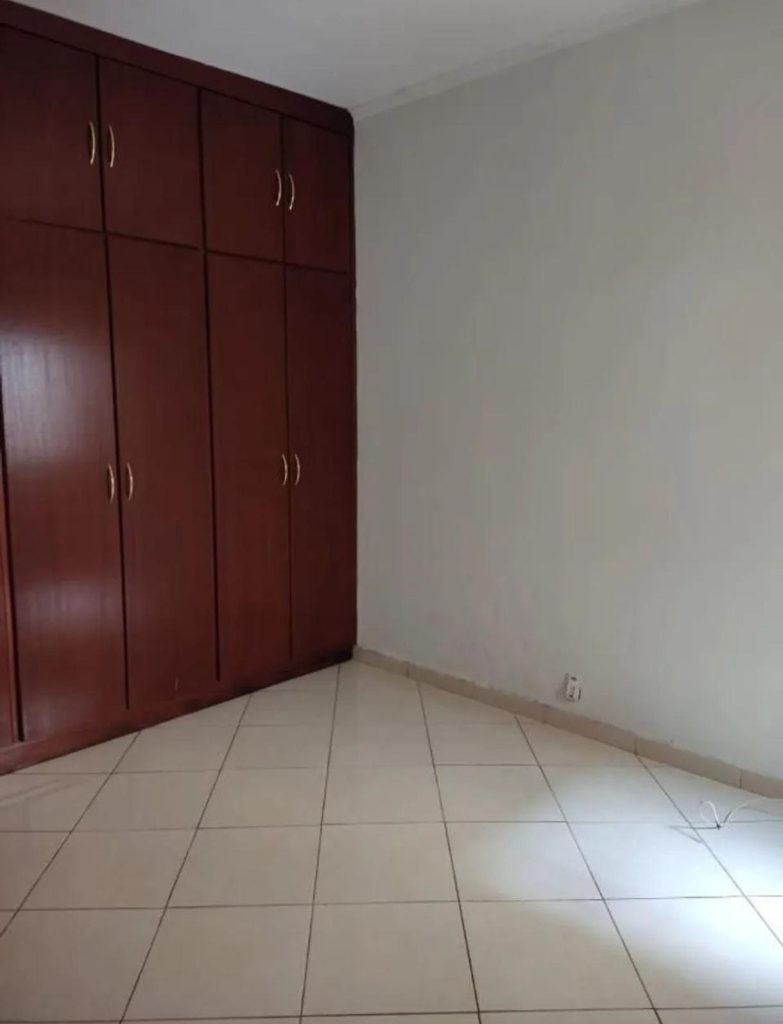 CASA À VENDA NA ÁREA NOBRE DO BAIRRO IPIRANGA